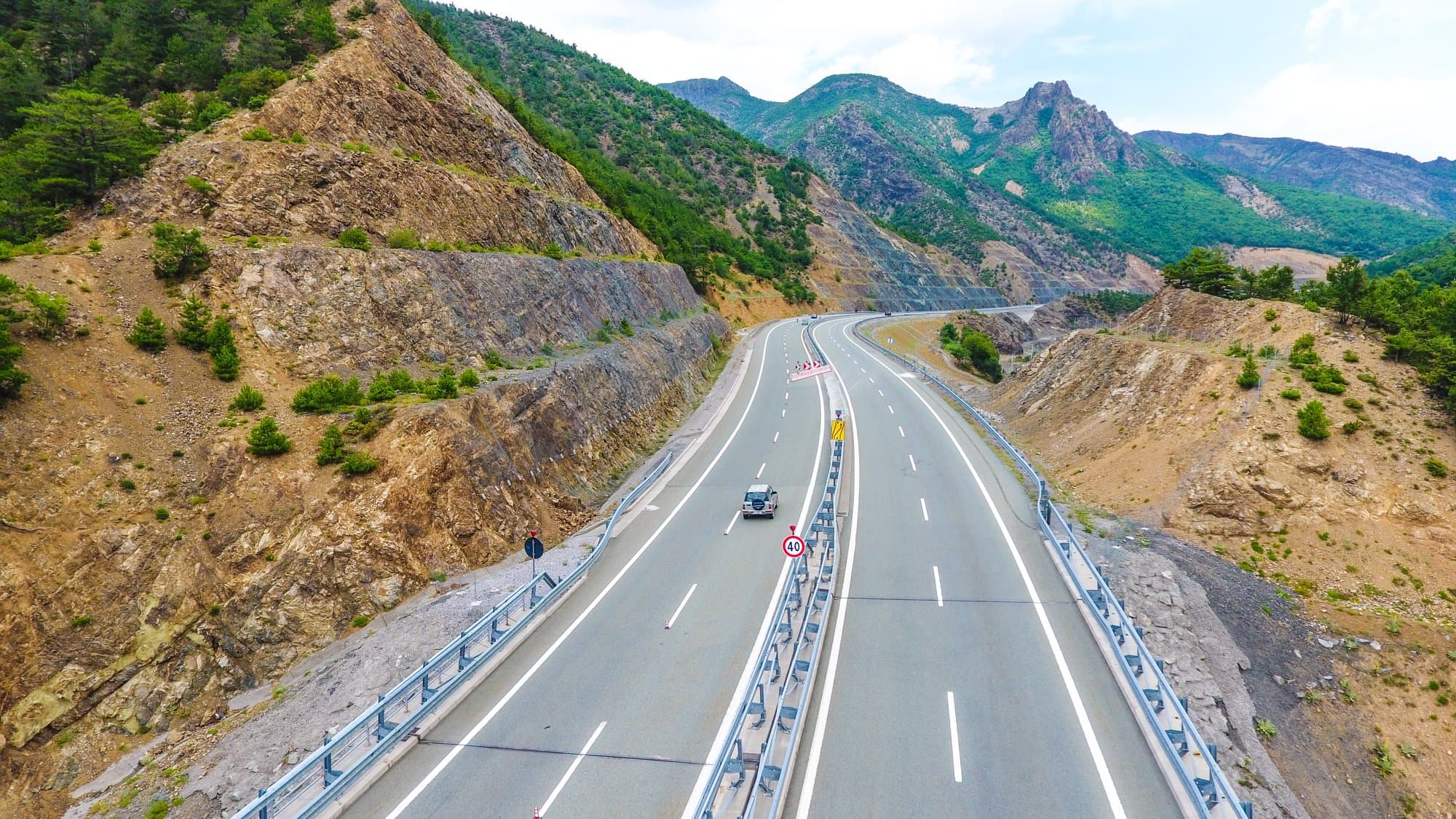 Lëvizte në sens të kundërt duke rrezikuar jetën e tij dhe të të tjerëve në autostradën Milot-Morinë, arrestohet