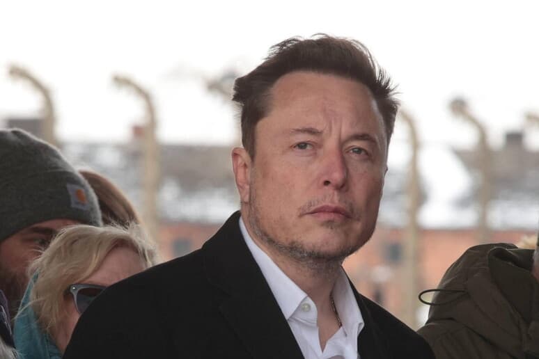 Musk: Kryhet implanti i parë Neuralink në trurin e një njeriu