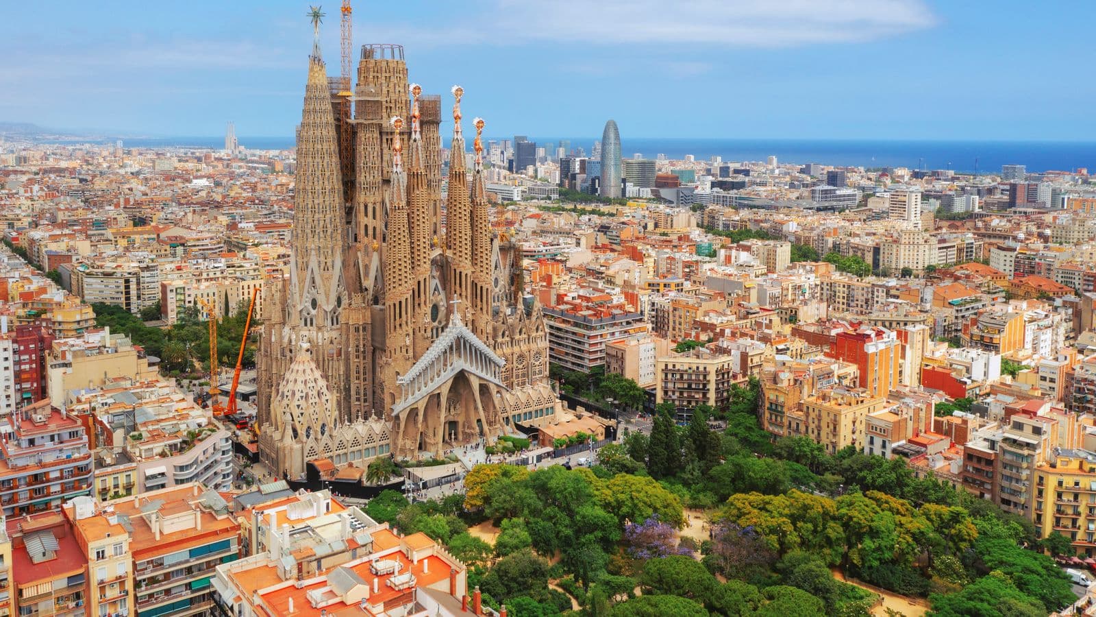 Emergjencë nga thatësira, banorët e Barcelonës përballen me kufizime furnizimi me ujë