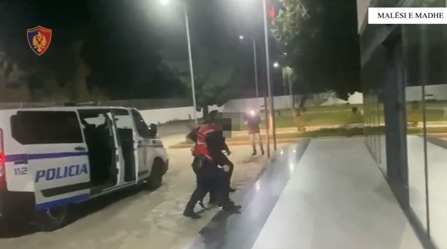 Trafikoi kokainë drejt Italisë, arrestohet me qëllim ekstradimin 31-vjeçari