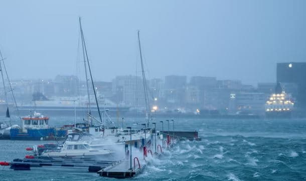 Stuhia Ingunn godet Norvegjinë, shkolla të mbyllura dhe fluturime të anuluara