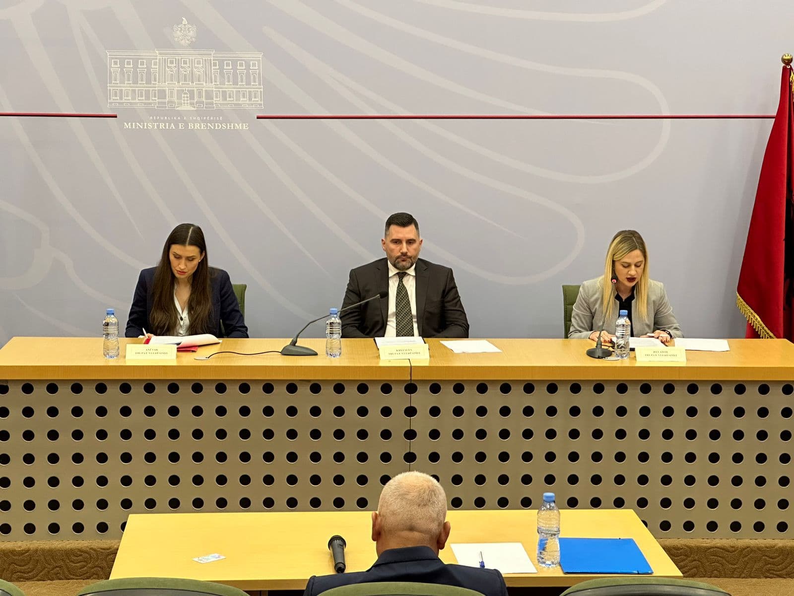 Vetingu në polici/ Konfirmohen në detyrë dy zyrtarë e lartë të policisë