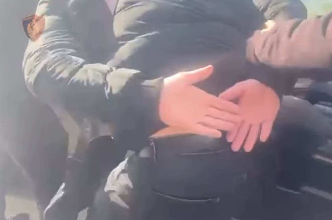 Sekuestrohen armë e municion luftarak, arrestohen 2 persona në Tiranë
