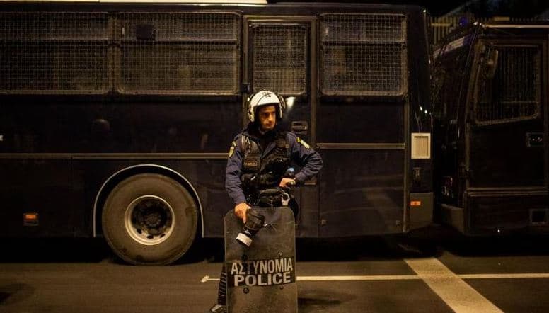 Shpërthen bomba para Ministrisë së Punës në Athinë