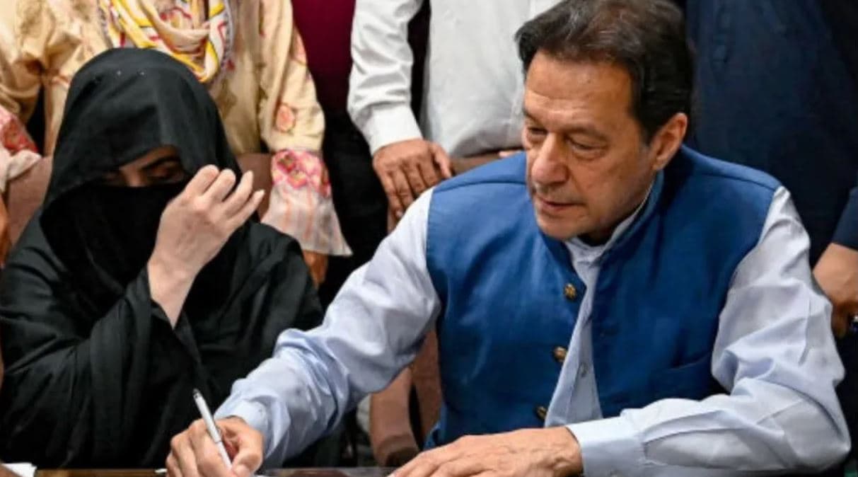  Martesa e tij konsiderohet e paligjshme, ish-kryeministri i Pakistanit dënohet për herë të tretë me burg 