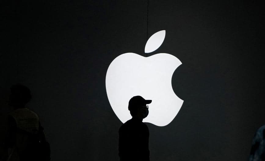 Bien shitjet e Apple në Kinë, fitojnë vrull telefonat e palosshëm të Huawei