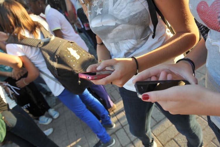 Numri i përdoruesve aktivë në mediat sociale është rritur në mbi 5 miliardë