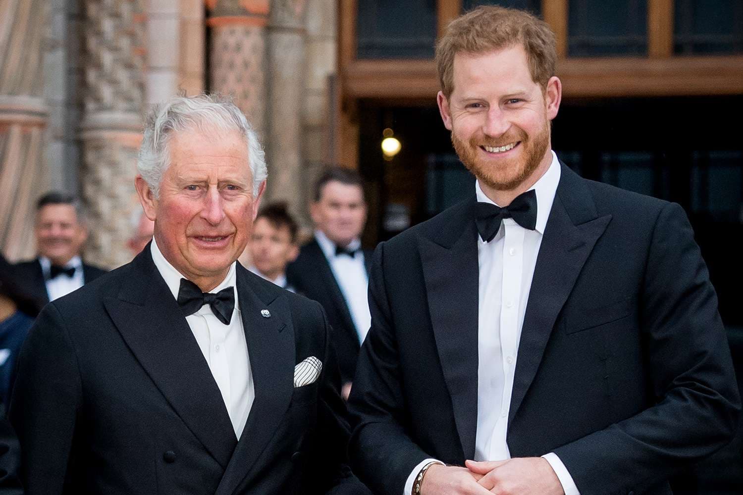 Mbreti Charles III u diagnostifikua me kancer, Princ Harry kthehet në Britani