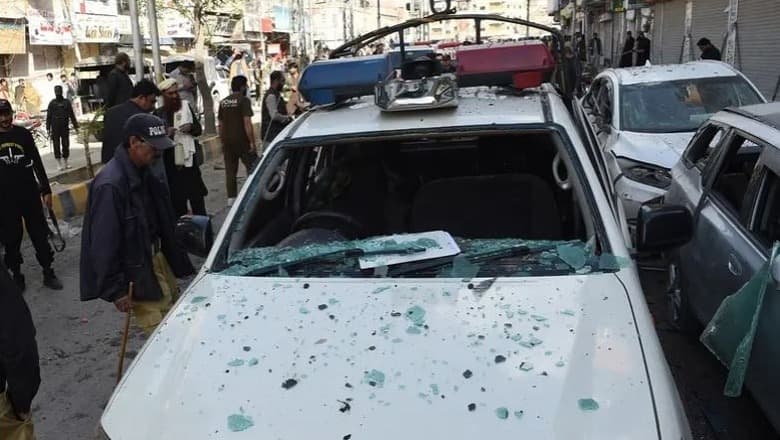 Shpërthime pranë zyrave të kandidatëve në Pakistan, 22 të vrarë