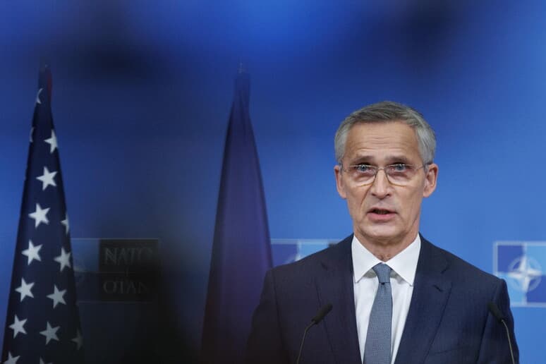 Stoltenberg: NATO duhet të përgatitet për një konfrontim dhjetëvjeçar me Moskën