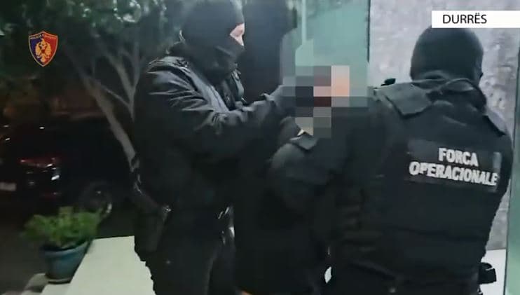 I dënuar me 8 vjet burg për trafik droge, kapet duke hyrë në Shqipëri nga porti i Durrësit