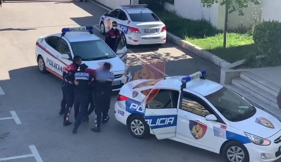 Vendosnin baste sportive nëpërmjet celularëve, arrestohen 4 persona në Tiranë