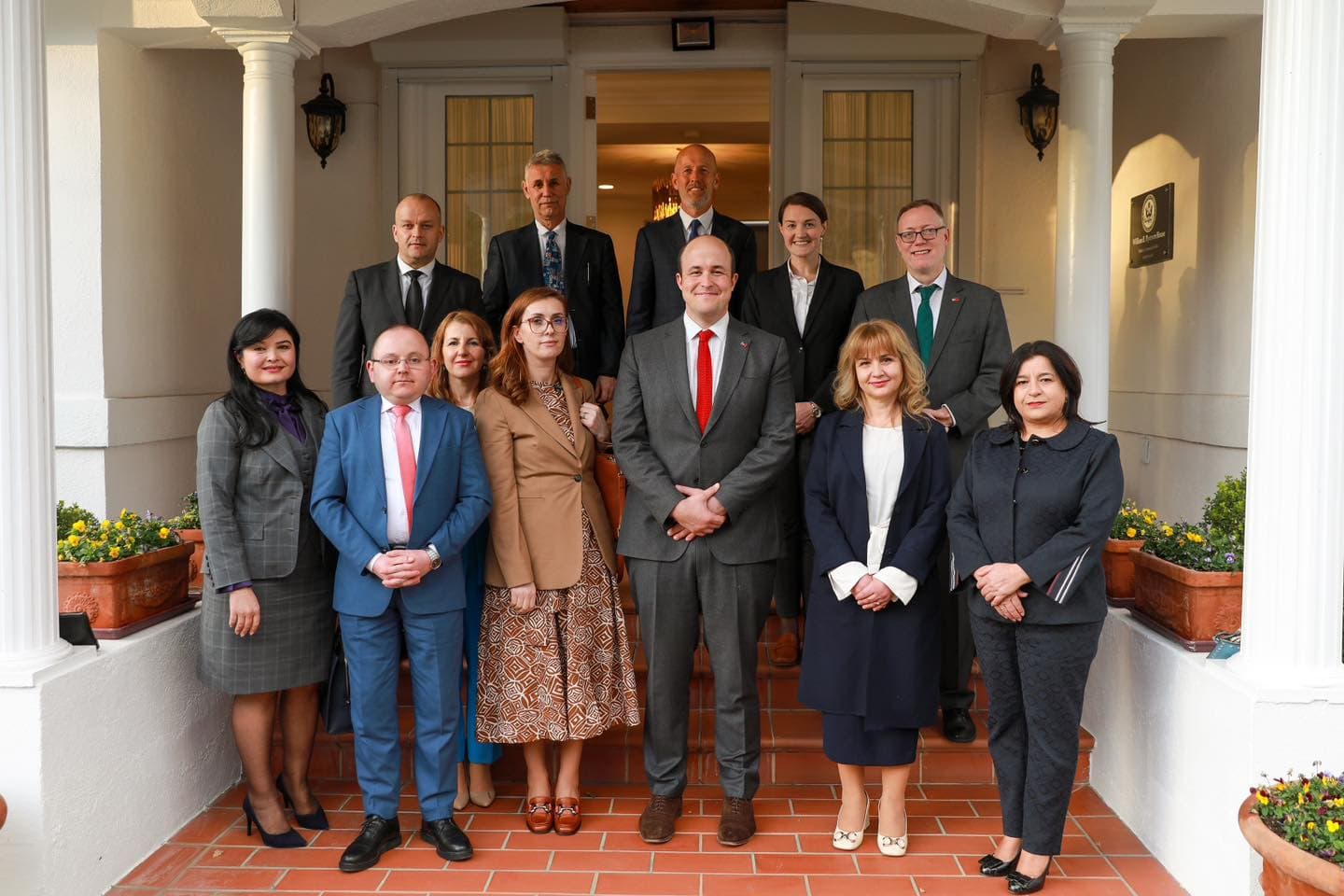 Gjyqtarët e GJKKO në ambasadën amerikane: Drejtësi për të gjithë shqiptarët brenda një sistemi ligjor transparent