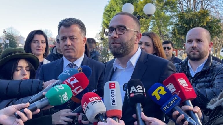 Berisha kryetar? Bardhi: Do respektoj vullnetin e shumicës, ftoj grupin Basha të na bashkohen