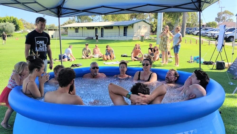 Plazhi australian fiton rekordin Guinness për banjat me akull