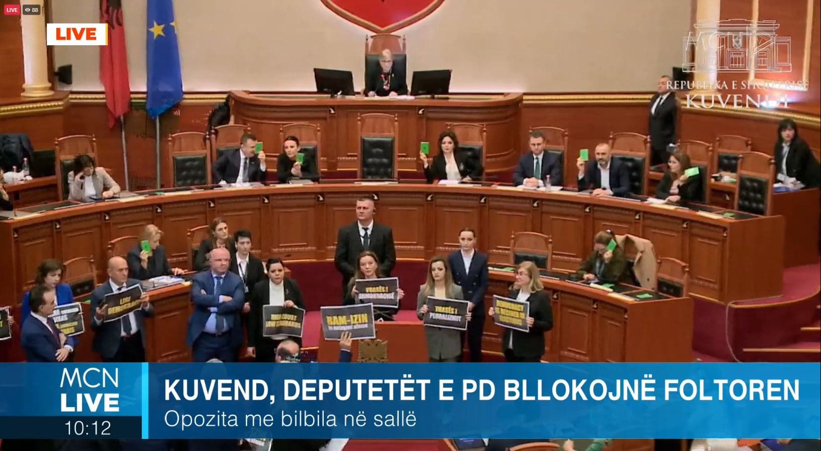 Kuvend/ PS kalon ligjin e basteve mes bilbilave të deputetëve të Berishës e Bardhit (VIDEO)