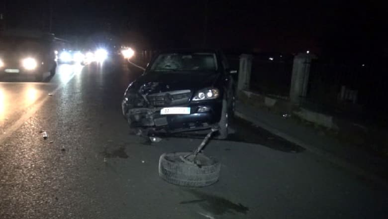 Shoferi humb kontrollin e mjetit, lëndohen tre persona në Pogradec