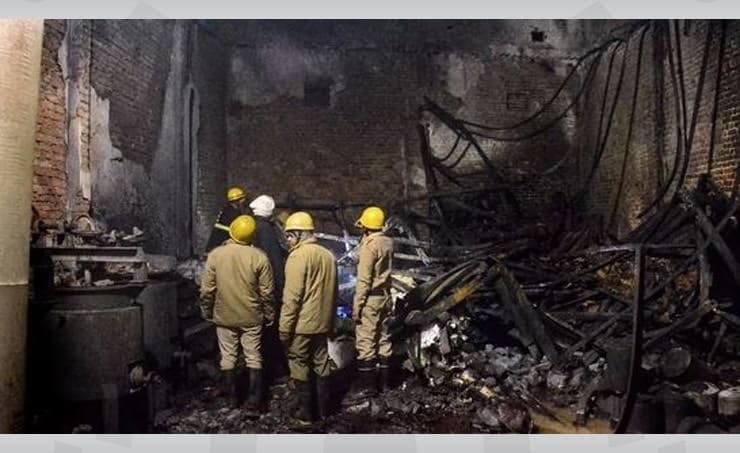 Zjarr në një fabrikë bojërash, 11 të vdekur në Indi