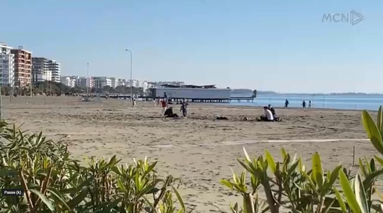 Moti ‘tërheq’ turistët në Shëngjin/ Më të shumtit nga Kosova, kalojnë vetëm fundjavën (VIDEO)