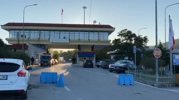 Fermerët grekë në protestë, bllokohet rruga Kallpaq-Janinë