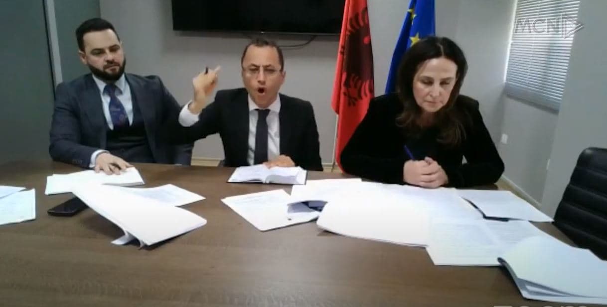 “Drafti nuk garanton siguri kibernetike”/ Socialistët, skeptikë ndaj projektligjit të AKSCESK (VIDEO)