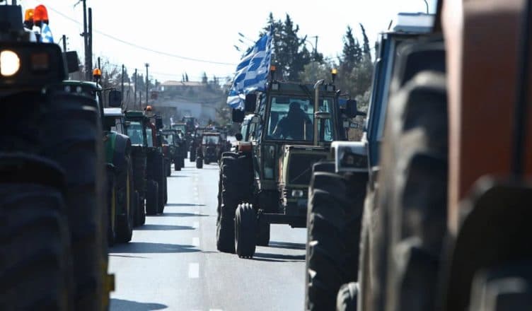 Protesta e fermerëve grekë, rruga nacionale Kallpaq-Janinë e bllokuar