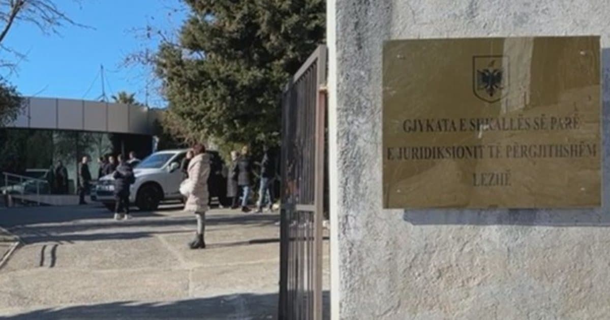 Legalizuan pallatin në kundërshtim me ligjin, pezullohet nga detyra drejtori i Kadastrës së Lezhës
