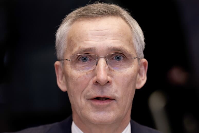 Stoltenberg: Tërheqja e forcave ukrainase nga Avdivka tregon se situata është jashtëzakonisht e vështirë