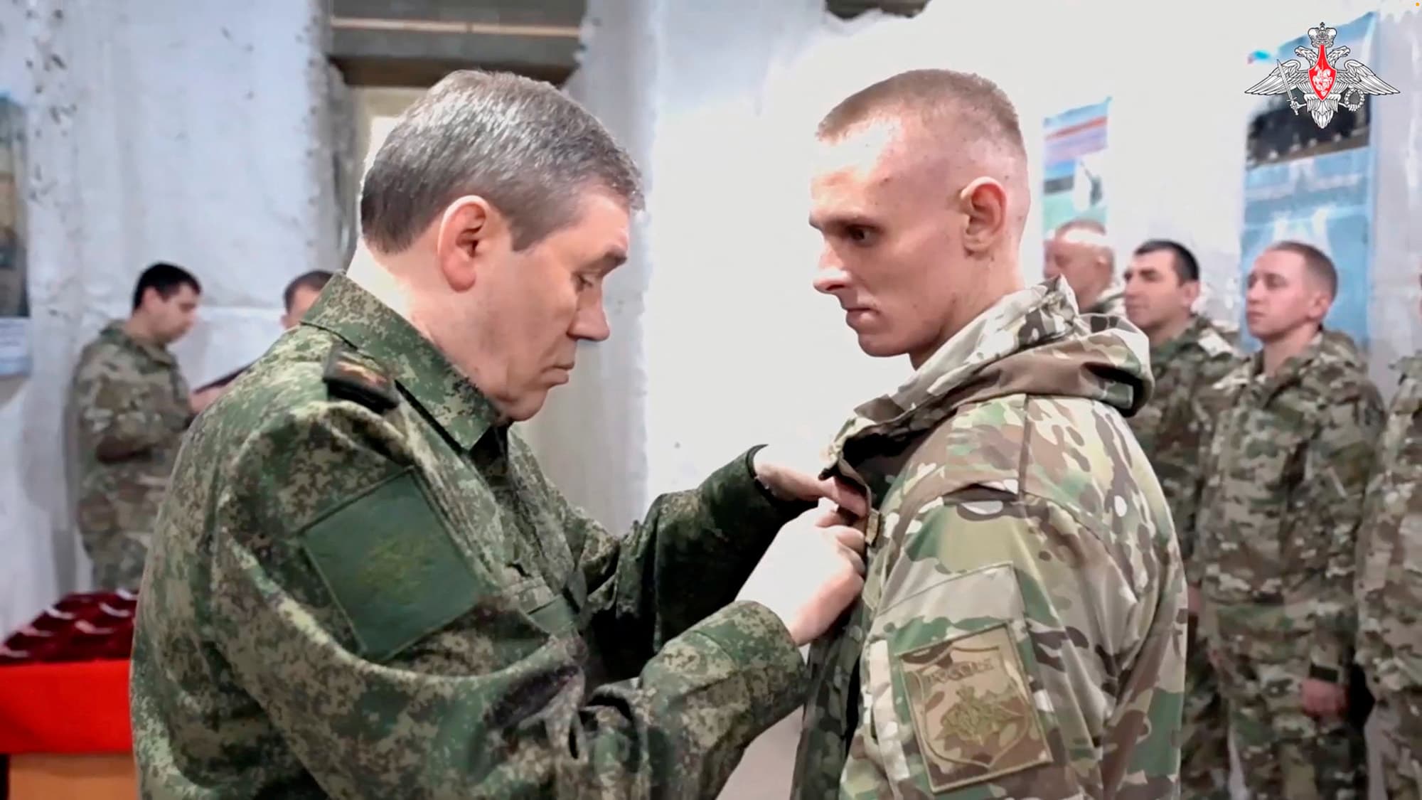 Rusia nderon me medalje ushtarët që morën pjesë në sulmin në Avdiivka
