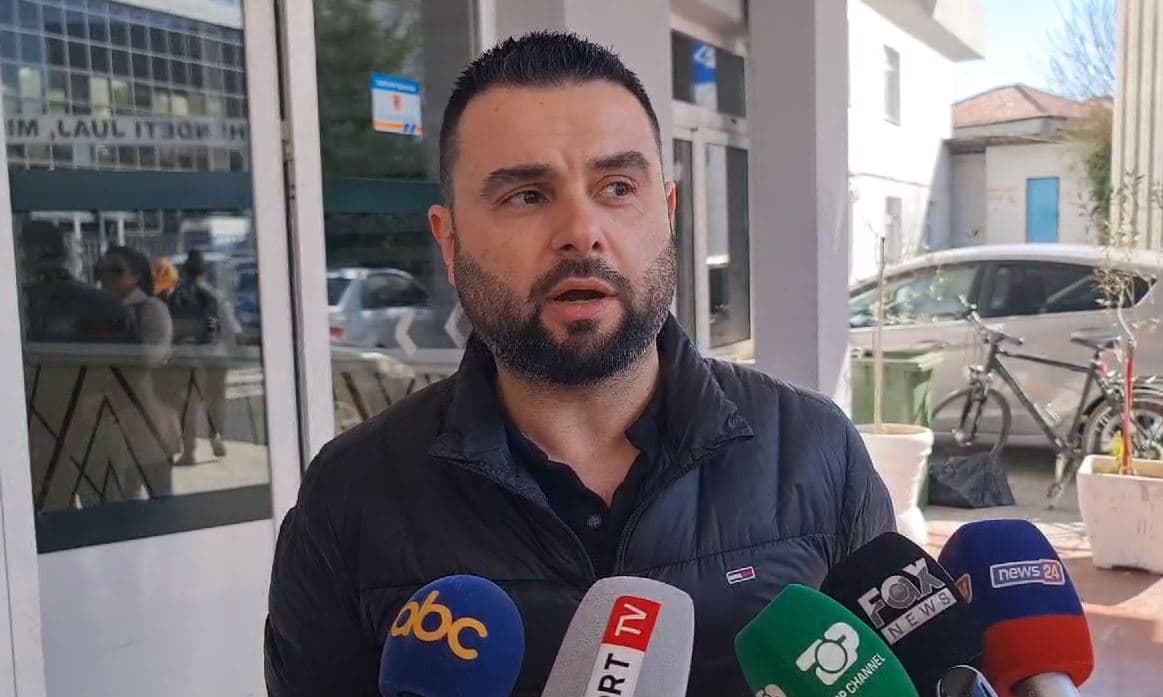 U asfiksuan gjatë punës/ Flet nëndrejtori i spitalit në Fier: Po merren analizat përkatëse