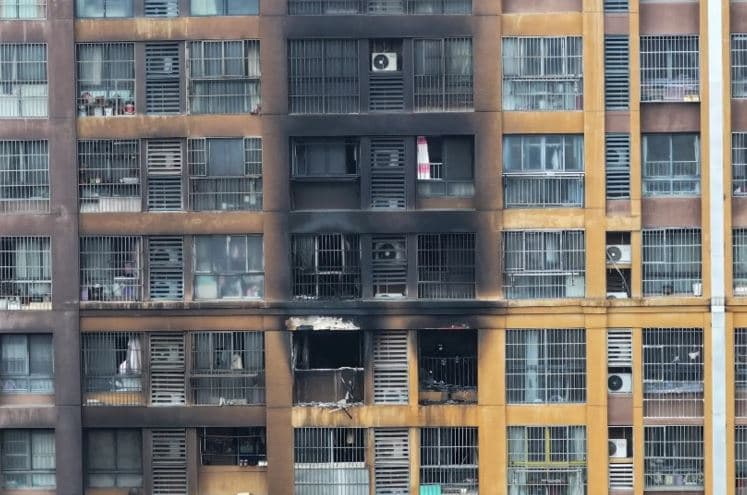 Zjarr në një pallat në Kinë, 15 të vdekur dhe 44 të plagosur
