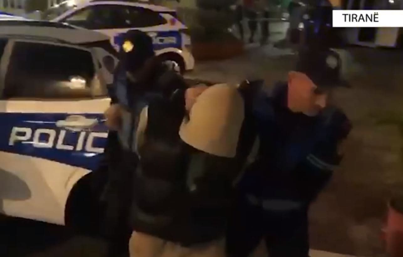 Shisnin lëndë narkotike kanabis në afërsi të një shkolle, arrestohen 4 persona në Tiranë