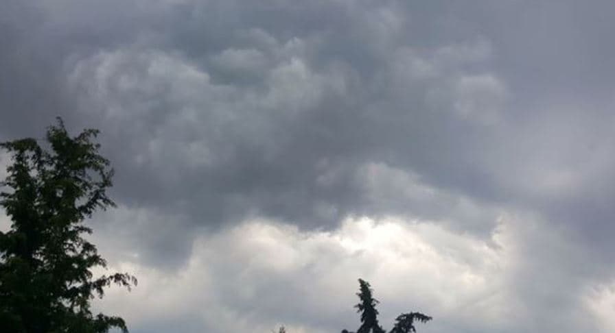Moti sot/ Vranësira të dendura dhe reshje të izoluara