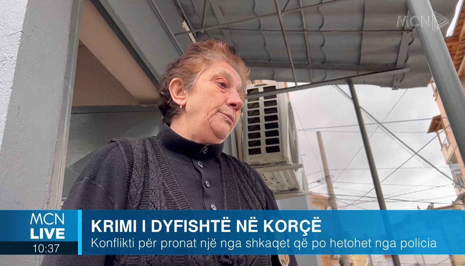 Krimi në Korçë, flasin fqinjët: Nëna e viktimës kujdesej për babanë e të dyshuarit (VIDEO)