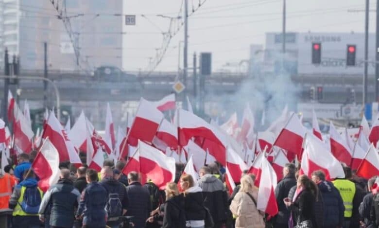 Fermerët në Poloni kundër produkteve ukrainase, protesta edhe në Uells: Qeveria të na subvencionojë