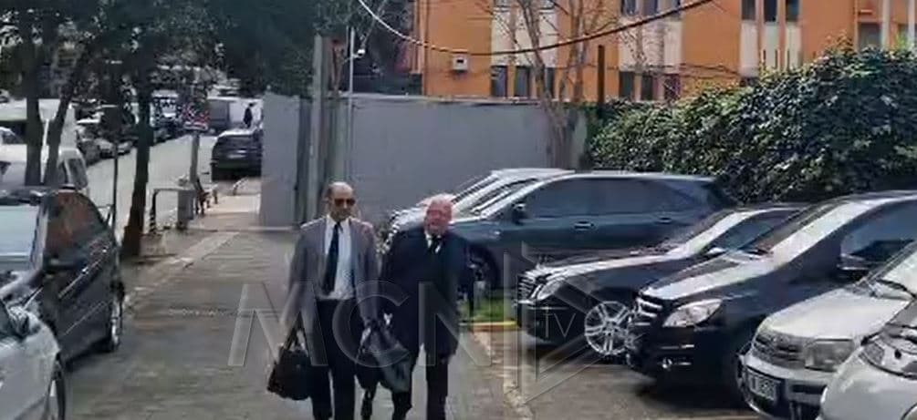 Berisha kërkon ndryshim mase, shtyhet seanca gjyqësore/ Gjokutaj: Pa shkak ligjor! Irena Gjoka të përjashtohet