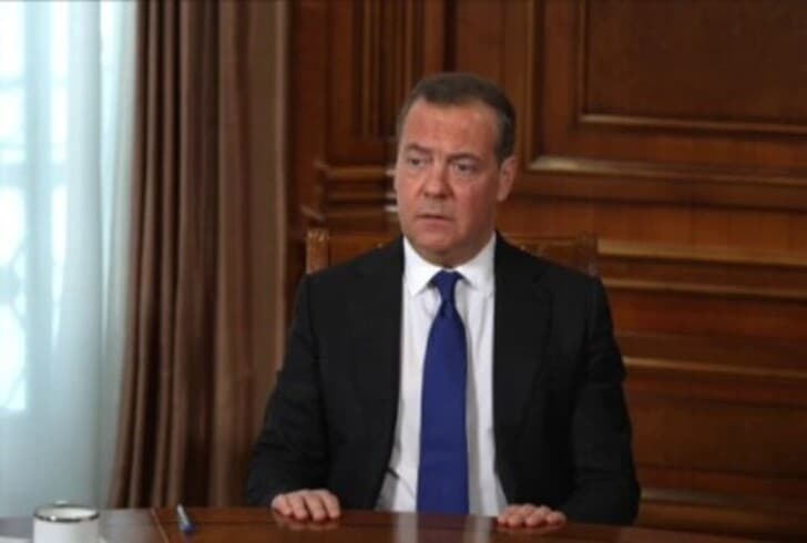 Medvedev: Gjermania po përgatitet për luftë kundër Rusisë