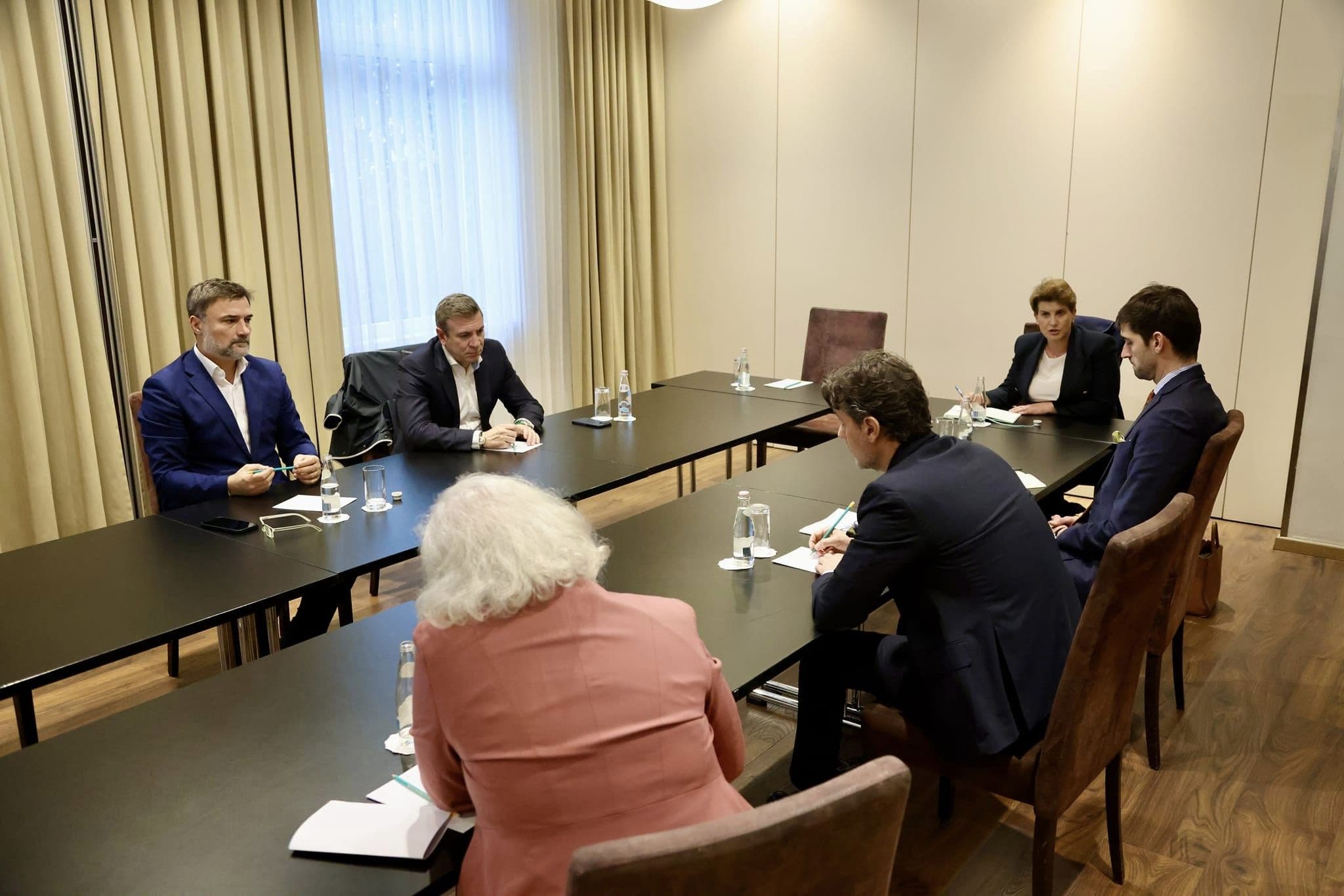 Reforma Zgjedhore, Gjiknuri dhe Alibeaj takim me drejtuesit e ODIHR-it