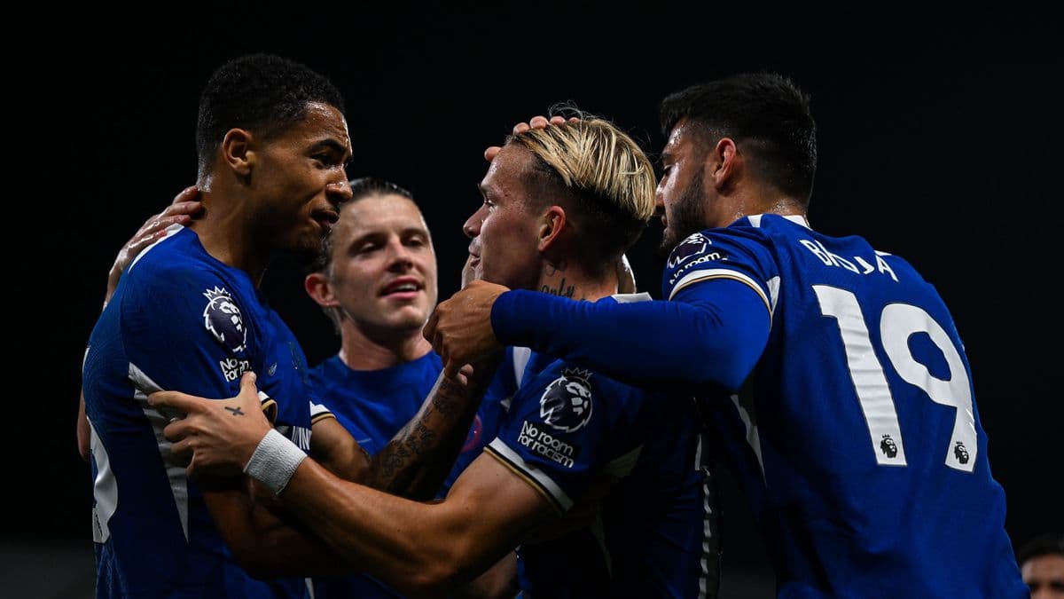               Chelsea përgatit largimet 