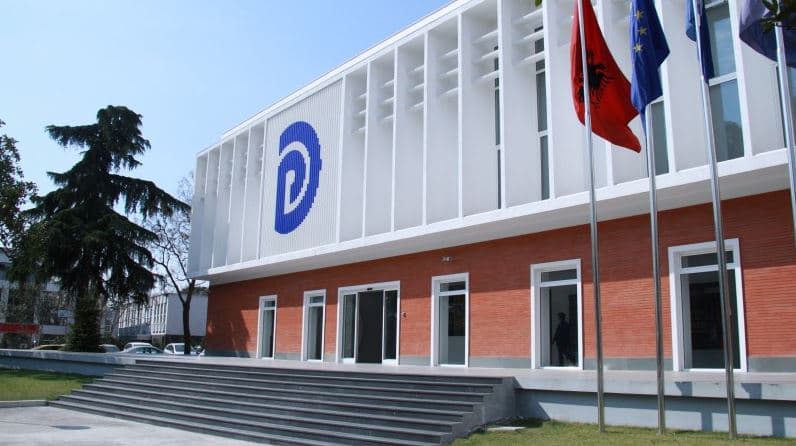 Miratohen ndryshimet statutore/ Bardhi dhe Gjekmarkaj emërohen nënkryetarë