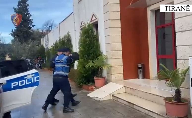 Përndoqi një 31-vjeçare, arrestohet 41-vjeçari në Tiranë