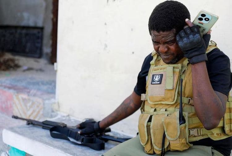 Kaos në Haiti/ Kreu i bandës kriminale kërcënon: Nëse kryeministri nuk jep dorëheqjen, do të ketë luftë civile