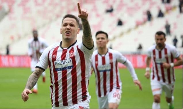 Manaj shënon një supergol, tund rrjetën edhe Cikalleshi (VIDEO)