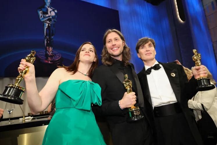 Oppenheimer triumfon në Oscars 2024