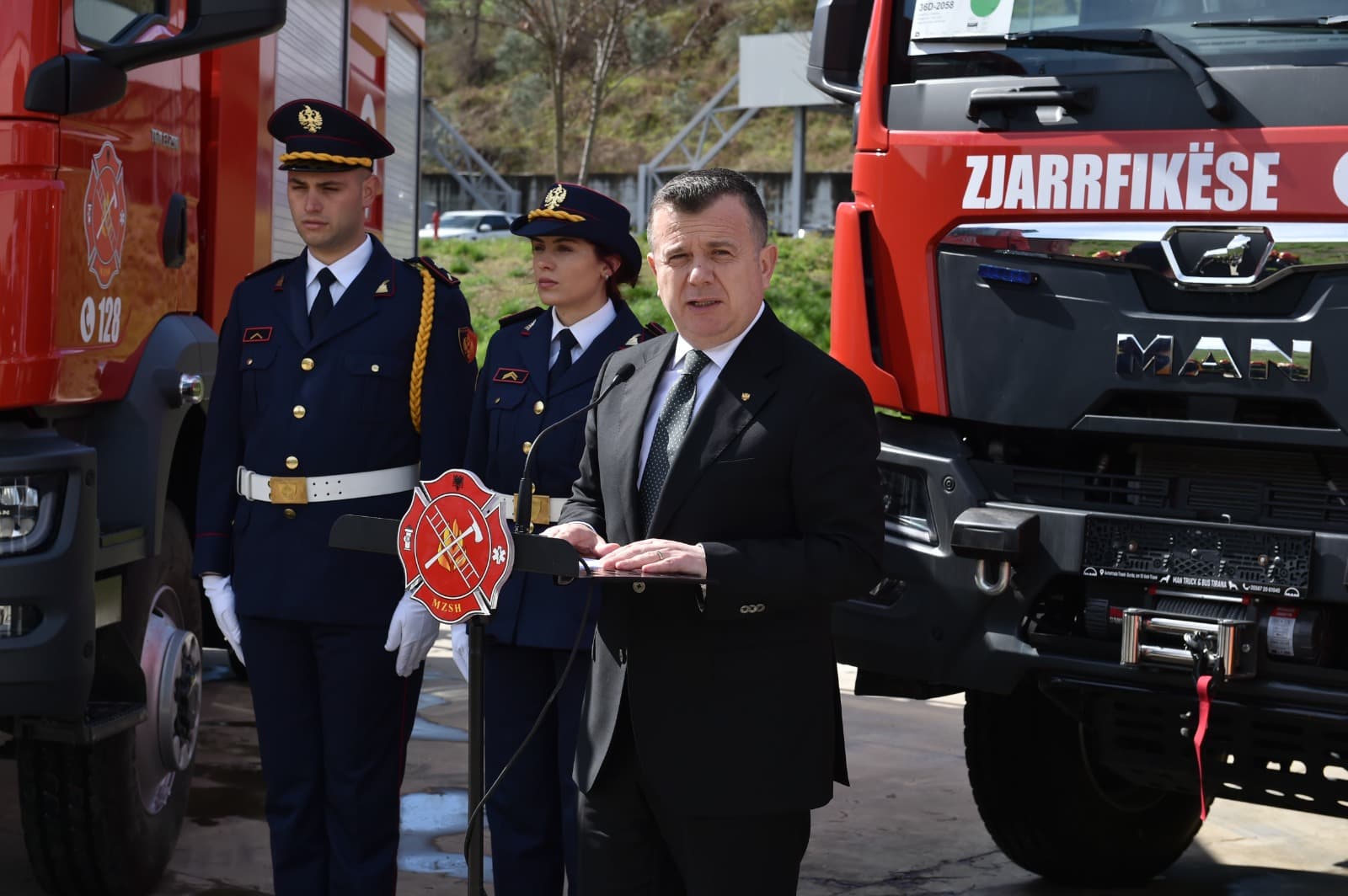 Balla: Shërbimi zjarrfikës nuk është vend për qoka