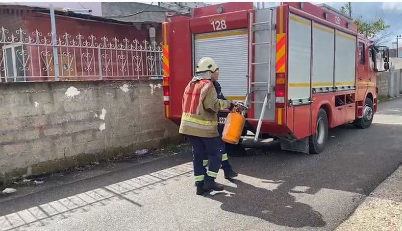 Merr flakë bombula e gazit në një banesë në Vlorë