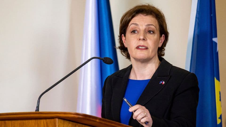 Sulmet e Serbisë dhe ndërhyrjet për destabilizimin e Kosovës, Donika Gërvalla flet nga selia qendrore e NATO-s