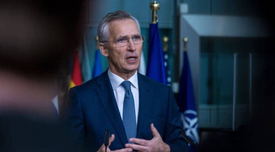 Shefi i NATO-s qorton Macron-in