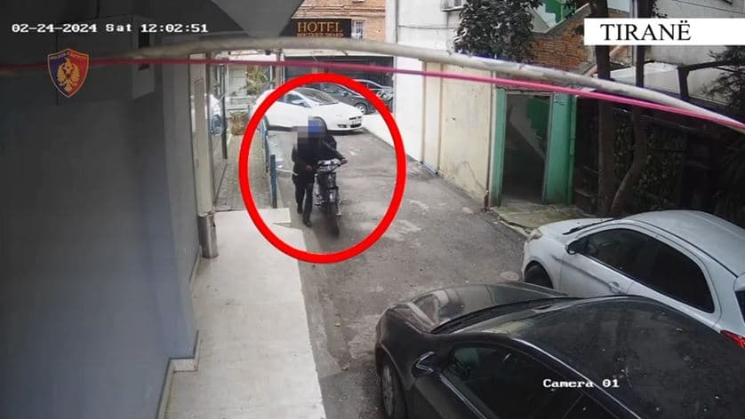 Vodhi dy monopatina dhe një motor/ Arrestohet 28-vjeçari në Tiranë