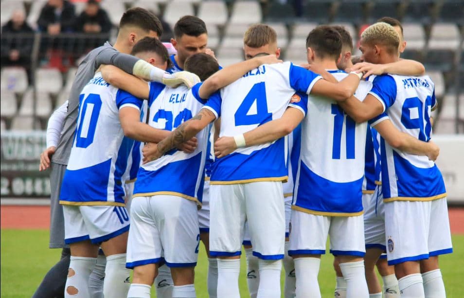 Tirana rikthehet në kryeqytet, derbi do të luhet në “Air Albania”